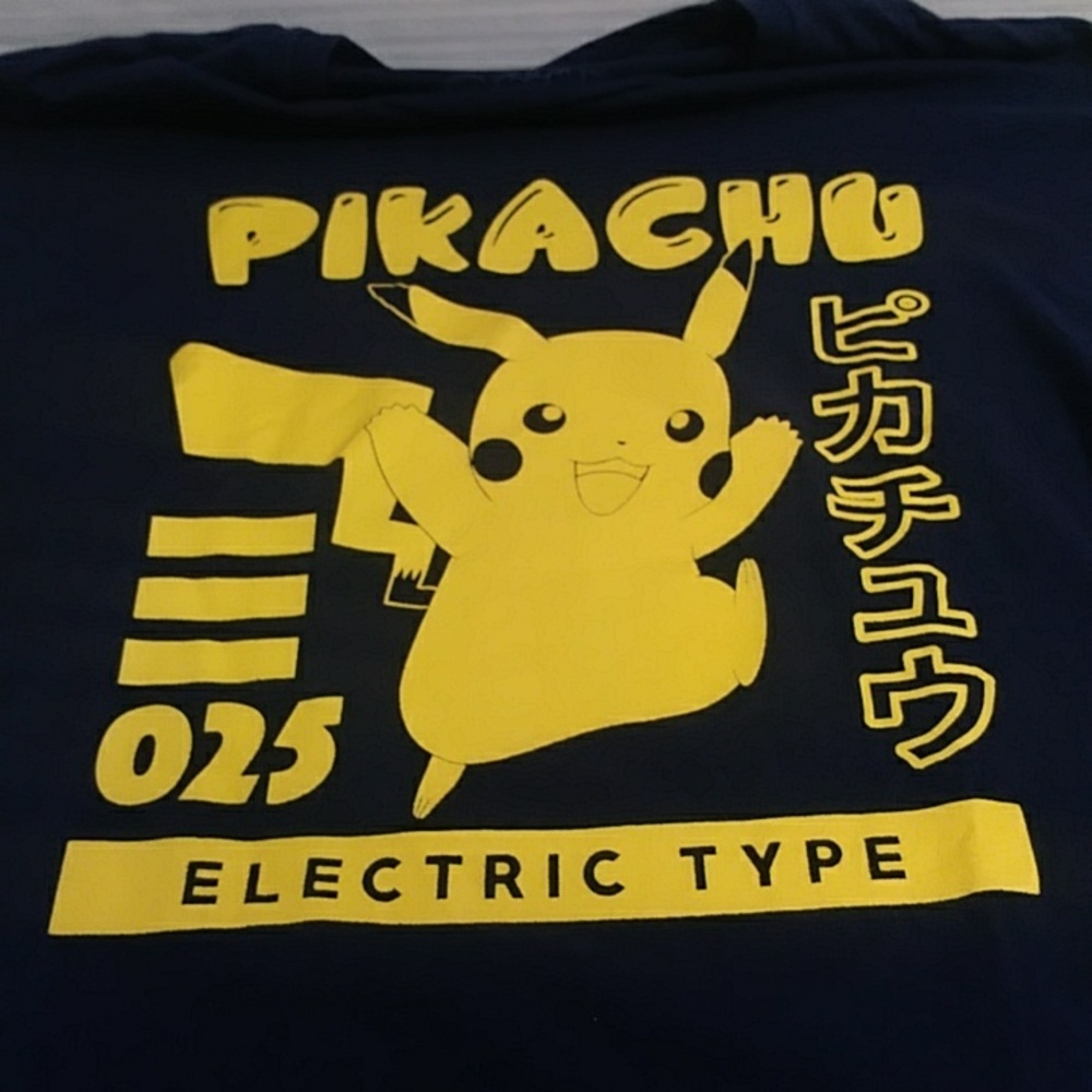 Pokemon Navy Blue Pikachu Men's Graphic T-Shirt *EUC* - Picture 4 of 5